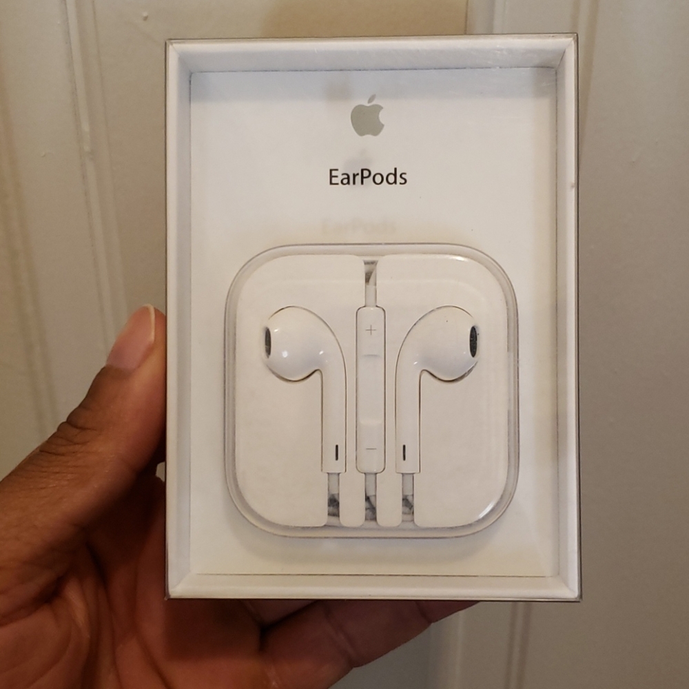 Apple Earpods with 3.5mm